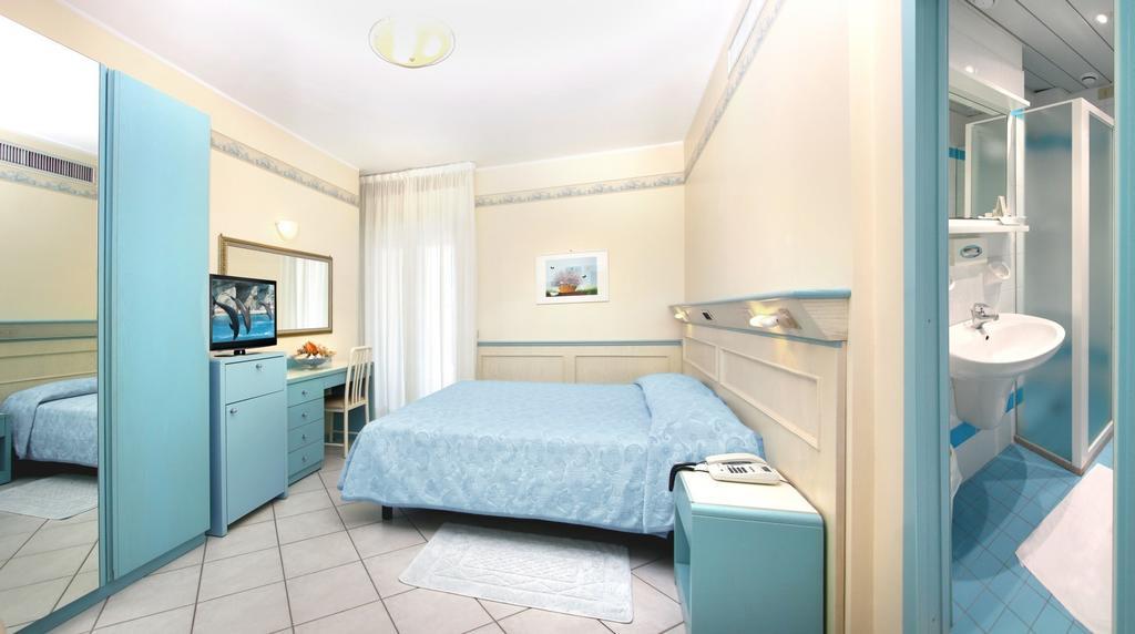 Hotel Arizona Риччоне Экстерьер фото