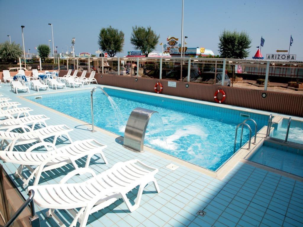 Hotel Arizona Риччоне Экстерьер фото